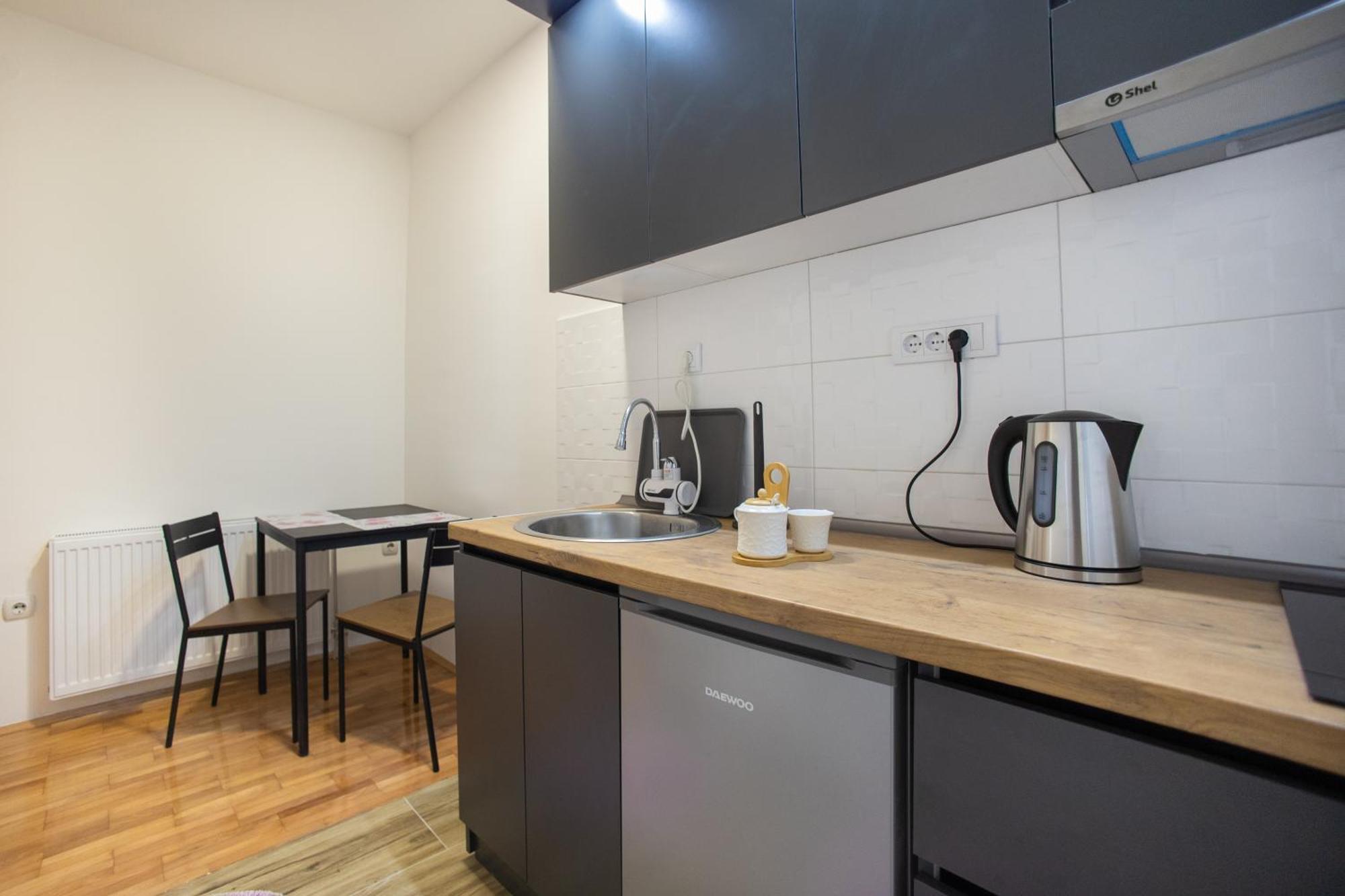V & V Studio Apartments 2 Ni Extérieur photo