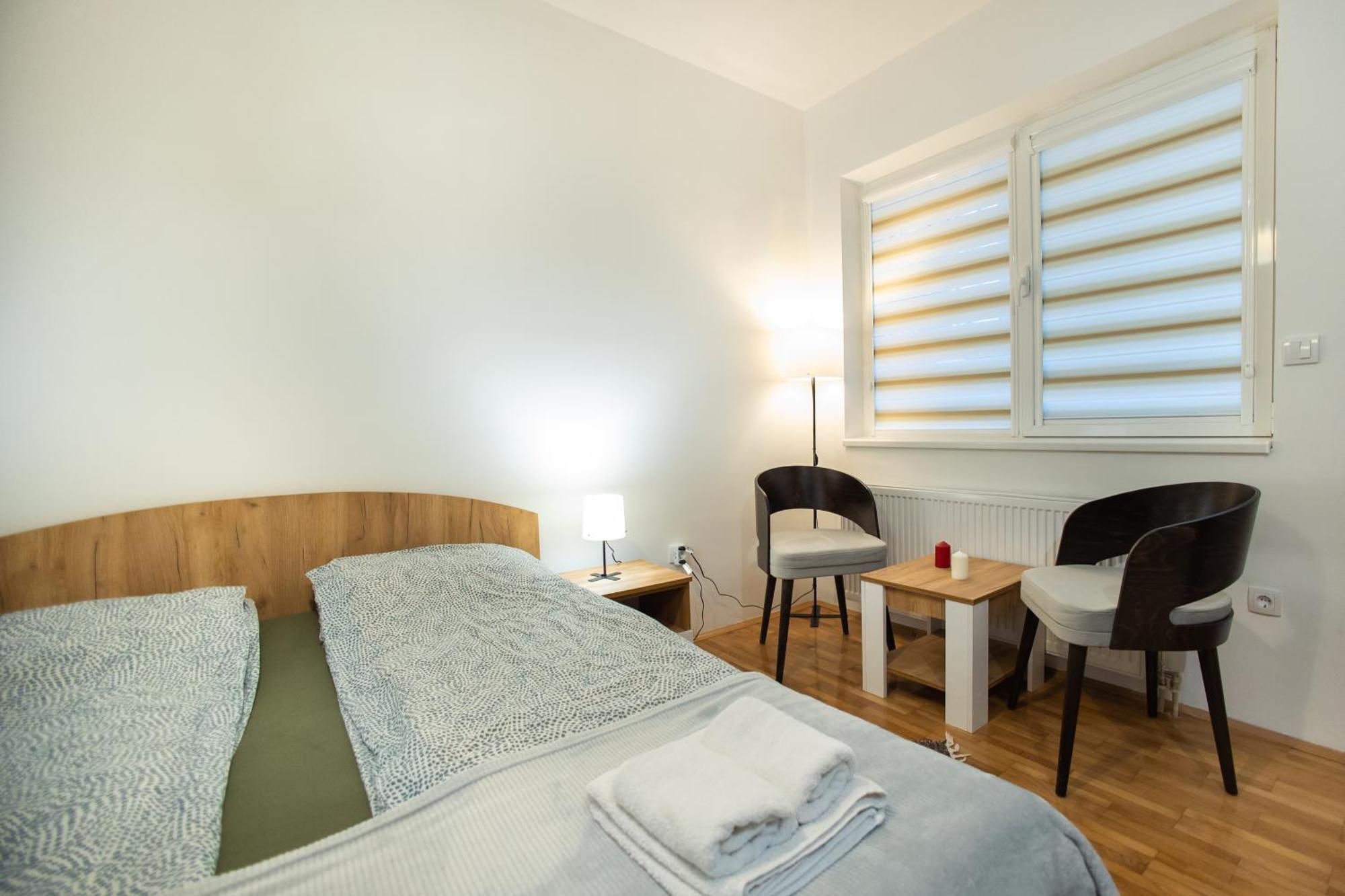 V & V Studio Apartments 2 Ni Extérieur photo